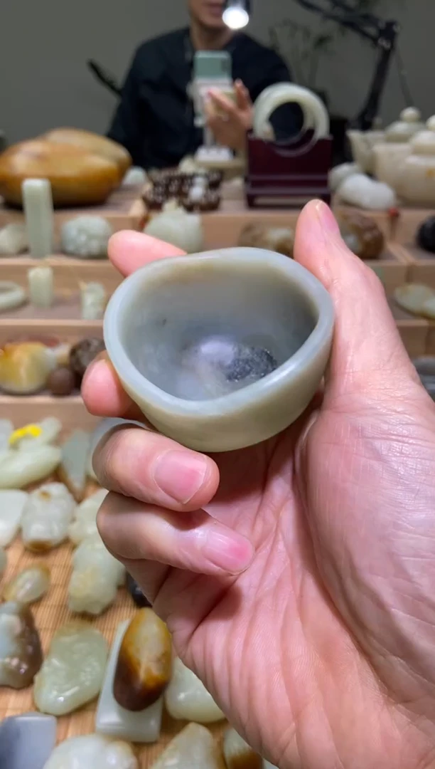 未镶嵌和田玉挂件新疆和田玉且末料玉杯