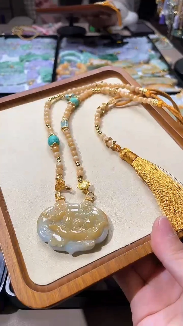 【闪购商品】翡翠颈饰未镶嵌吊坠