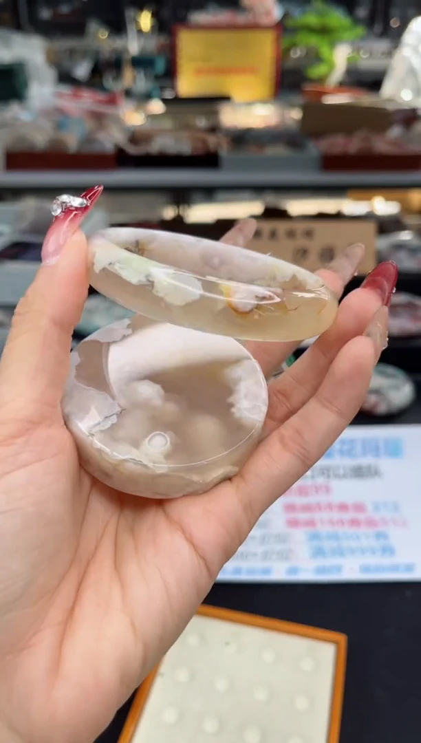 【闪购商品】石英质玉手镯未镶嵌62圈口（不退不换）106429