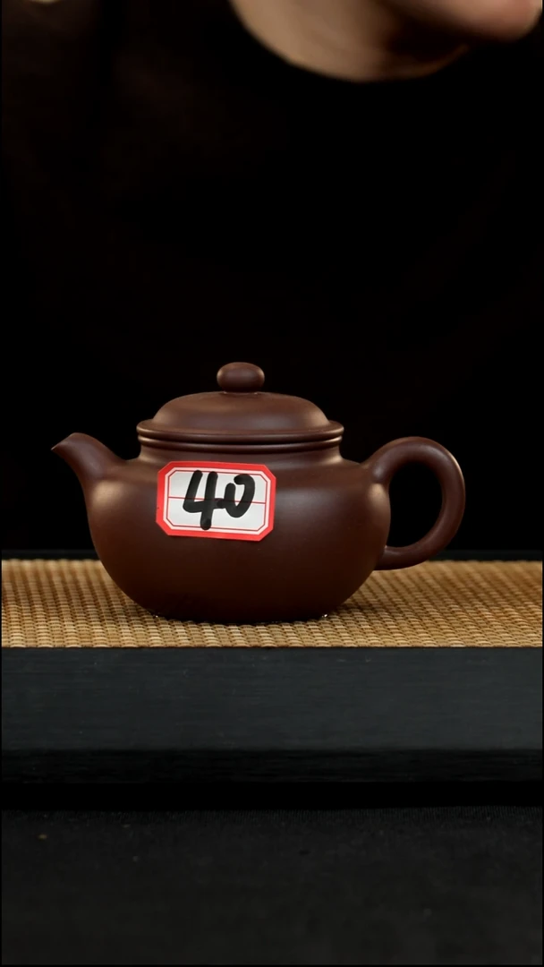 宜兴紫砂壶40莲子