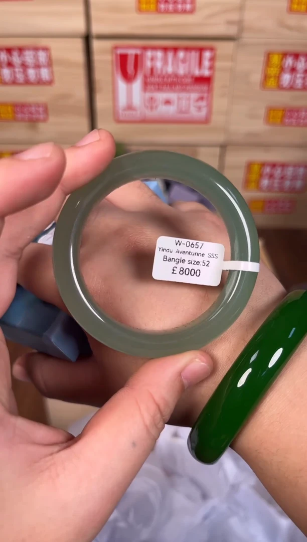 未镶嵌手镯石英质玉W0657