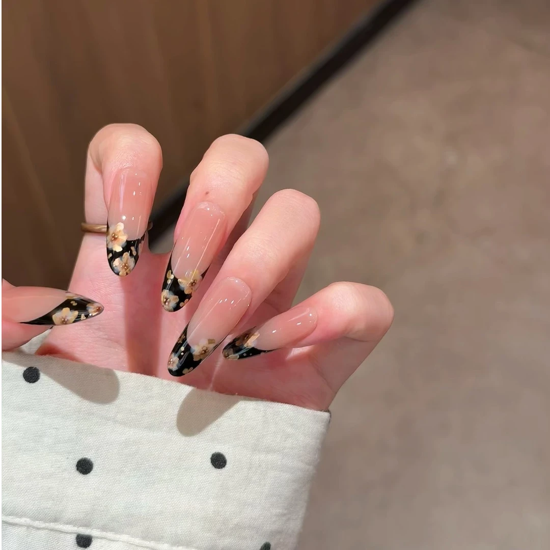 【黑金繁花】纯手工定制拆卸法式花花乳白晕染穿戴甲指甲贴美甲