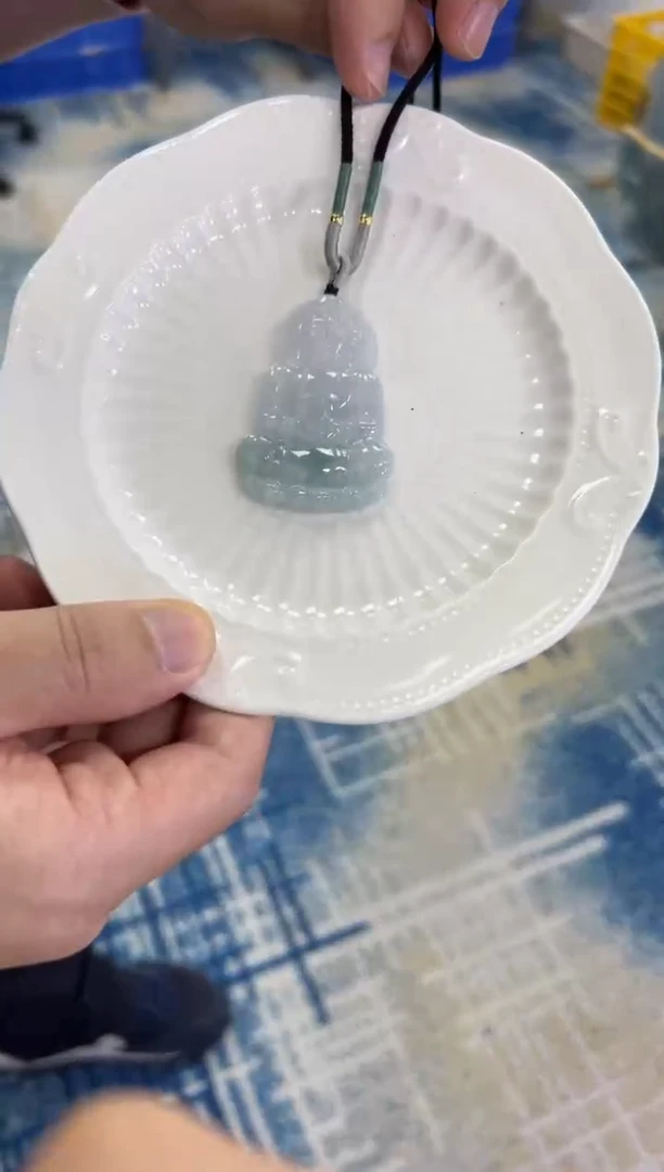 翡翠未镶嵌颈饰渡*发一件