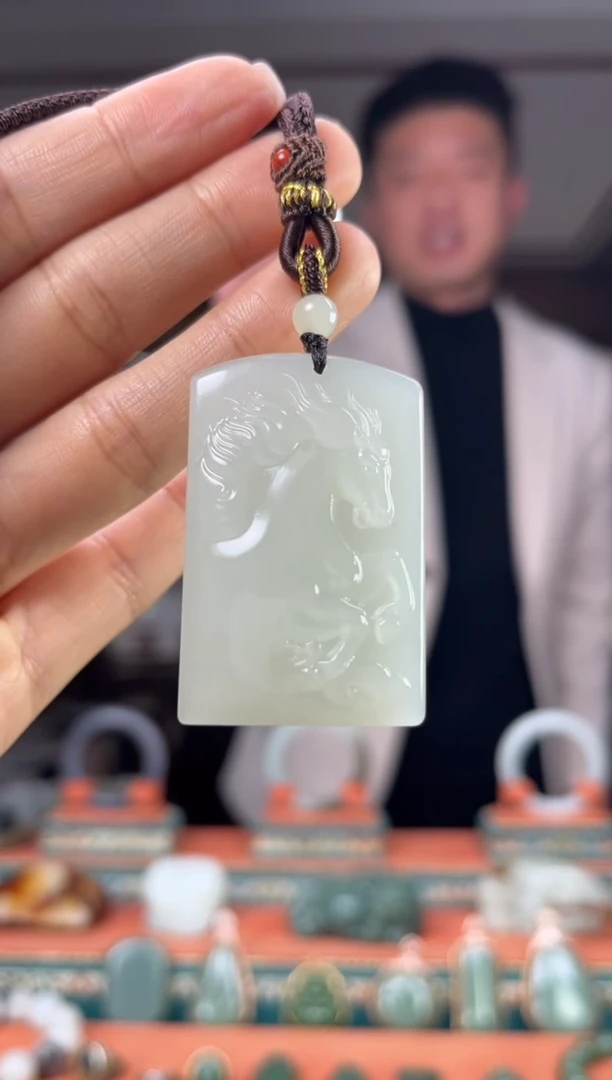 颈饰未镶嵌和田玉佩佩