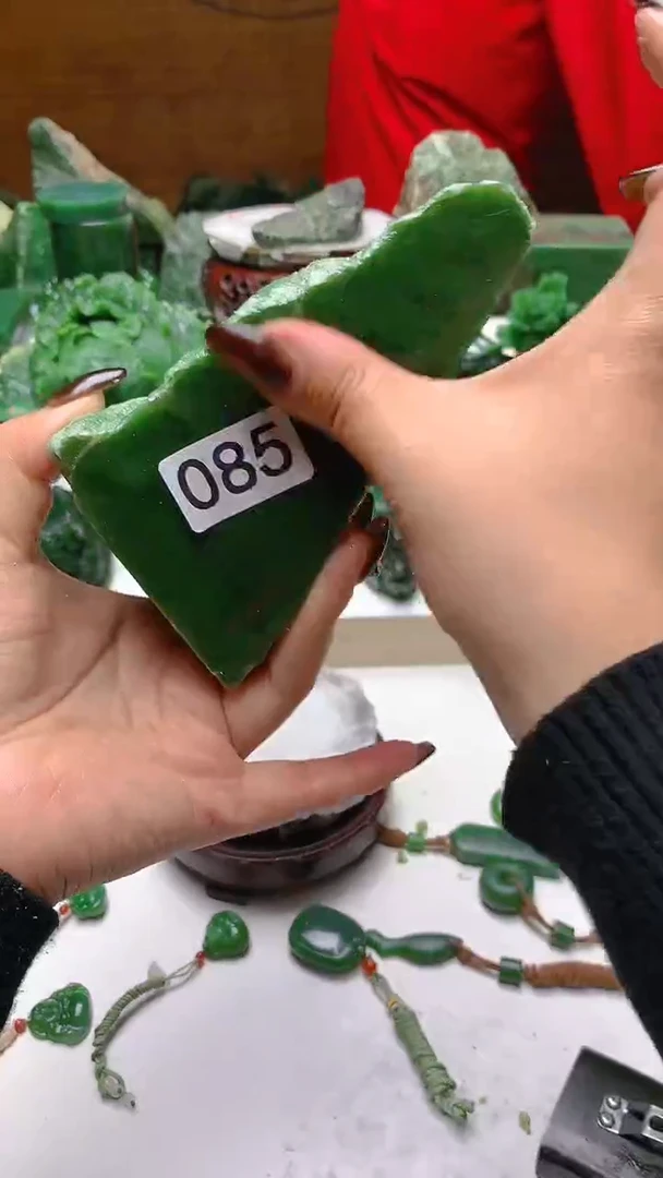 未镶嵌和田玉摆件1