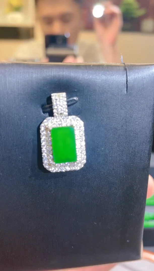 翡翠银S925镶嵌颈饰A9天然A货翡翠吊坠（不含链）