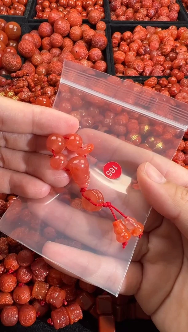 南红玛瑙未镶嵌颈饰1