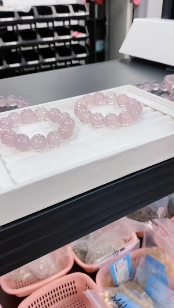 【闪购商品】水晶手链未镶嵌39.1紫调果冻马粉手串 多样性发其一