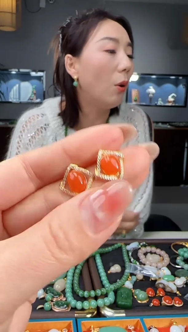 银S925镶嵌南红玛瑙耳饰1