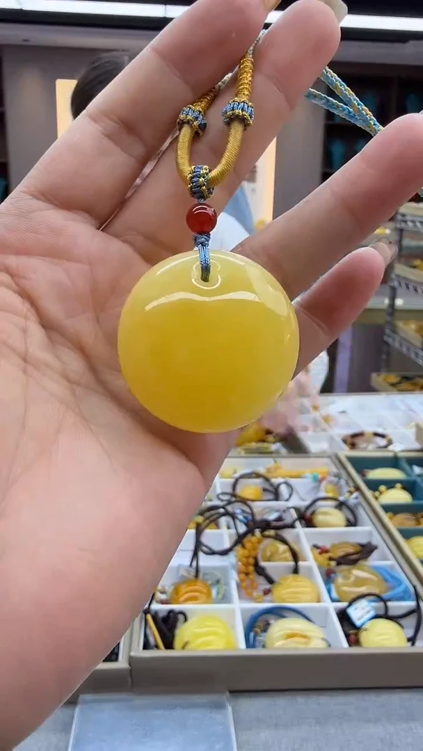 琥珀颈饰未镶嵌66秒拍号 假一罚三