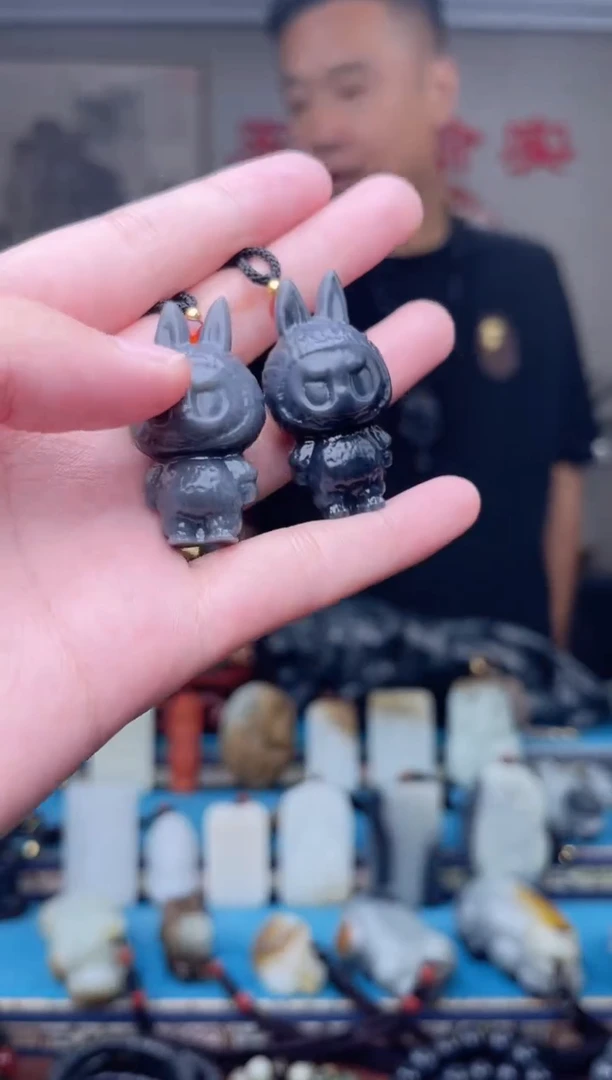 和田玉未镶嵌挂件多样性发 拍一发一