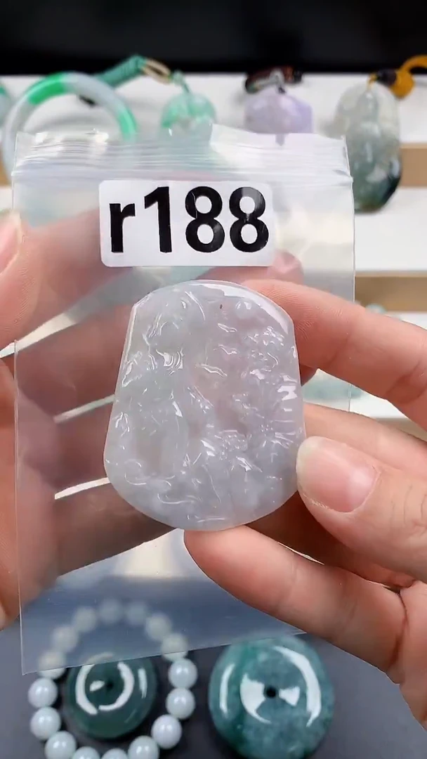 颈饰未镶嵌翡翠天然翡翠吊坠挂件