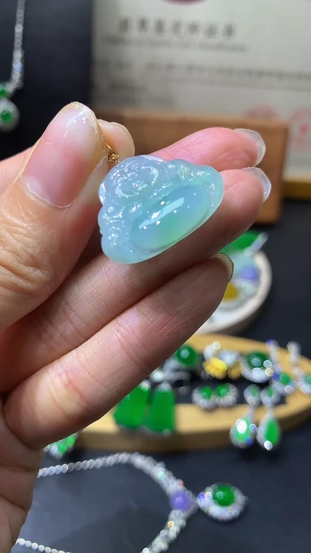 翡翠18K金镶嵌吊坠(不含链)团购