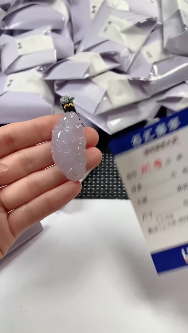 颈饰未镶嵌翡翠1