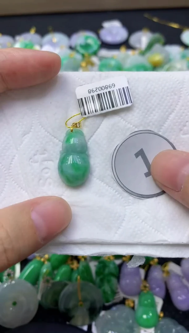 颈饰18K金镶嵌翡翠天然缅甸翡翠A货