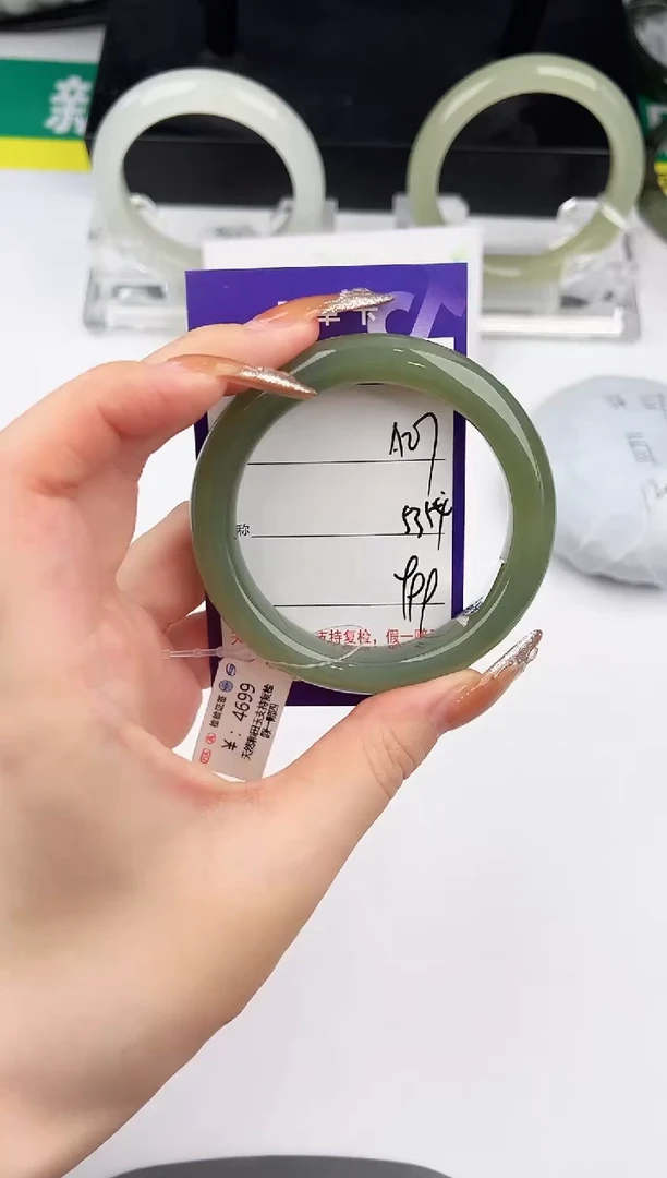 和田玉手镯未镶嵌27颜色微差无瑕