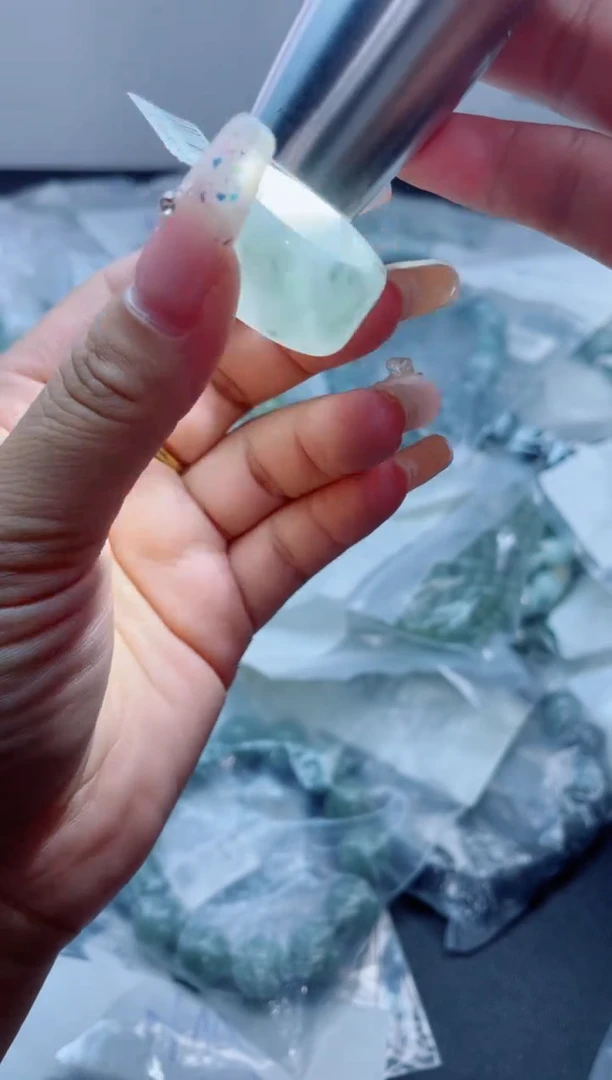 翡翠戒指未镶嵌随**生珠串
