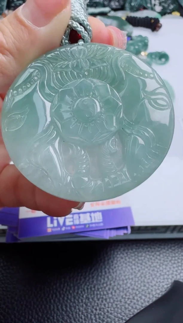 【闪购商品】翡翠颈饰未镶嵌1111111111