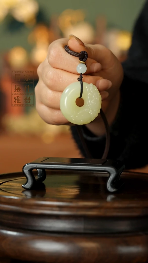 玉《貔貅吊坠》摆件