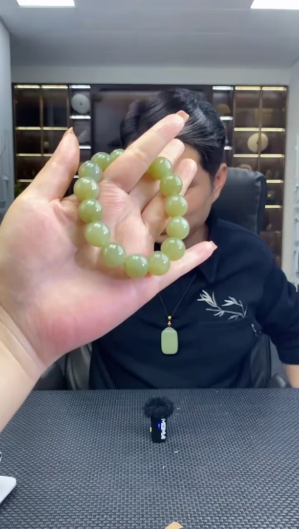 颈饰未镶嵌和田玉圆珠卡14手串