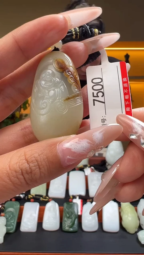 颈饰未镶嵌和田玉1