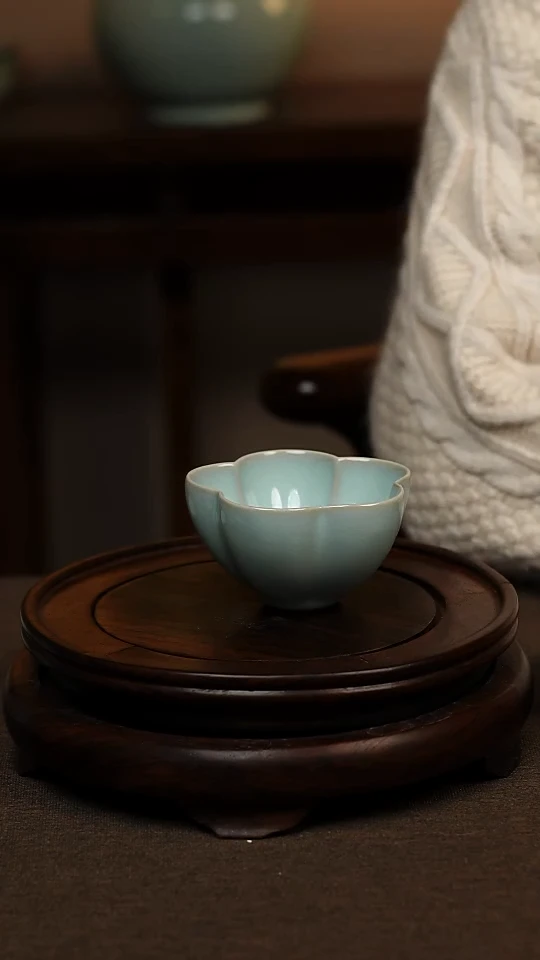 瓷片天青色梅花杯80ml微瑕不带礼盒