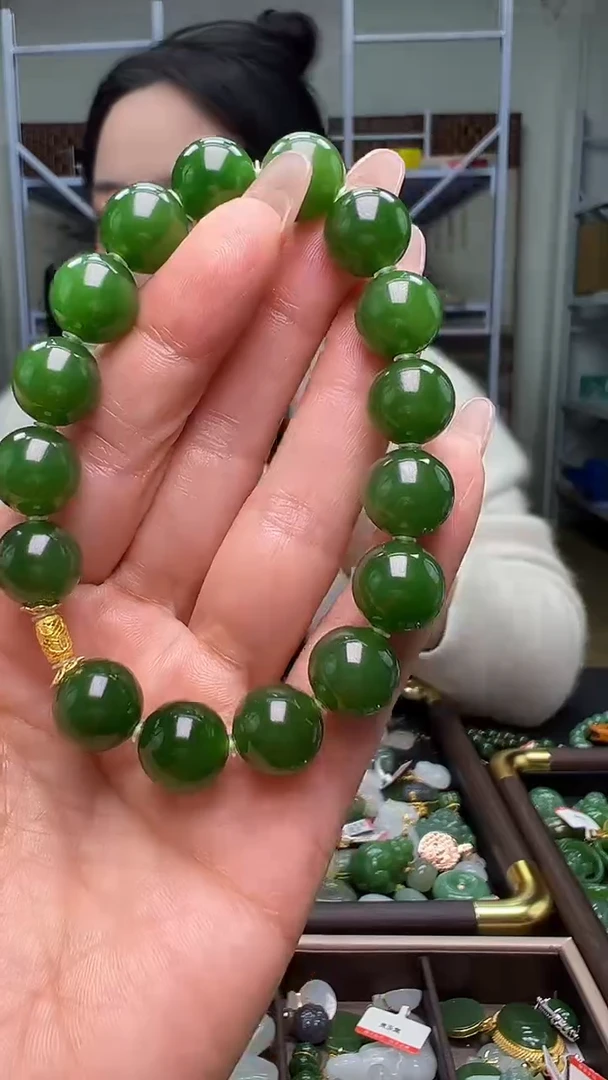 颈饰18K金镶嵌和田玉（多样性发货.发其一）11.18.57