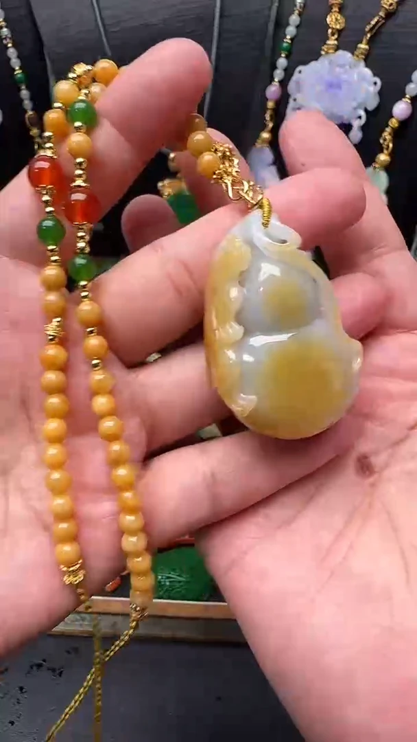 颈饰未镶嵌翡翠吊坠