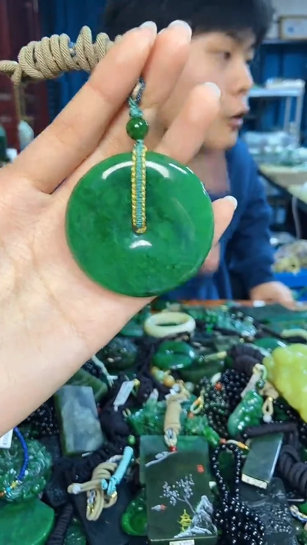 未镶嵌和田玉挂件1