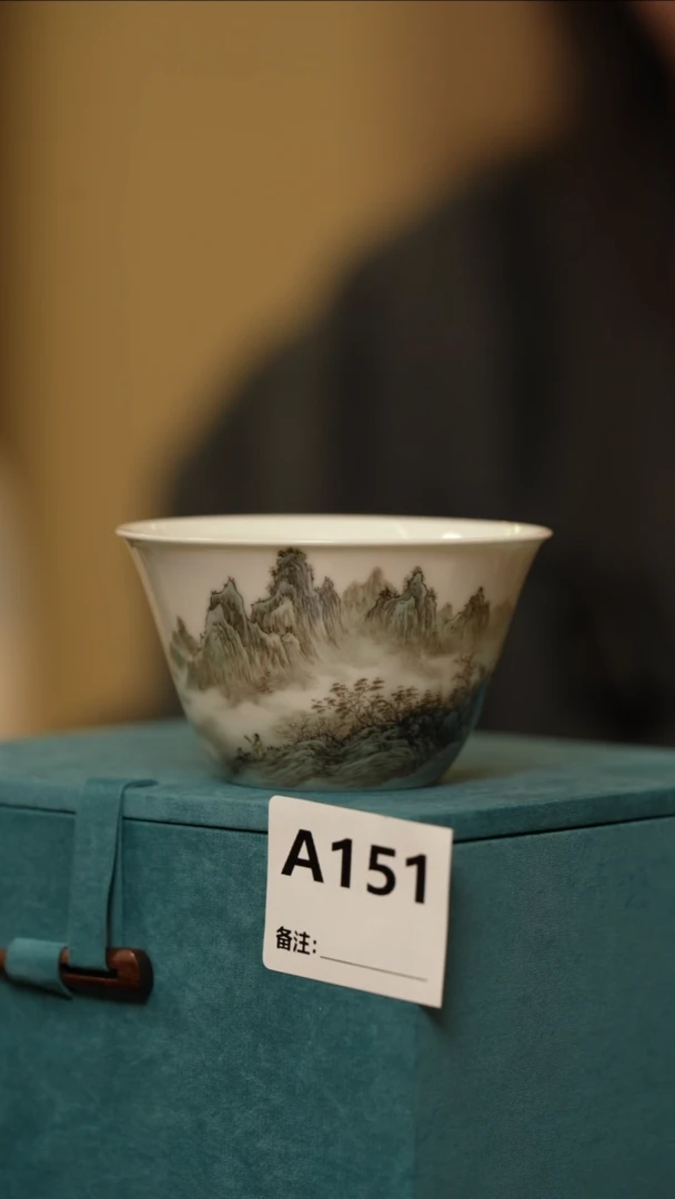 【闪购商品】杯子粉彩山水主人杯151
