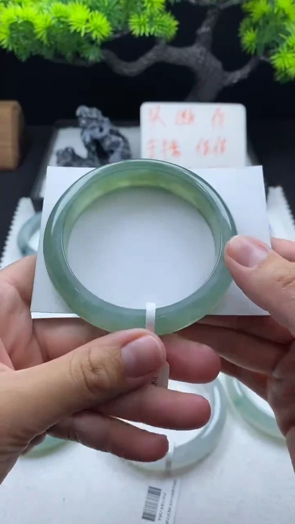 【闪购商品】翡翠手镯未镶嵌56+圈~不退不换