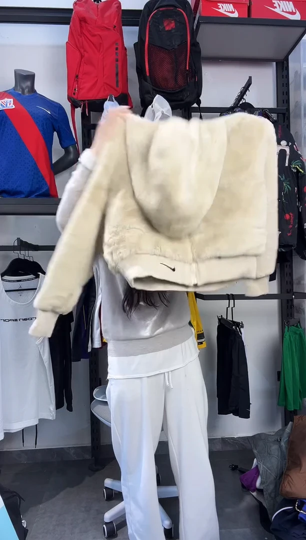 649  ·编码 瑕疵款直播间过款为准尺码· L 身高