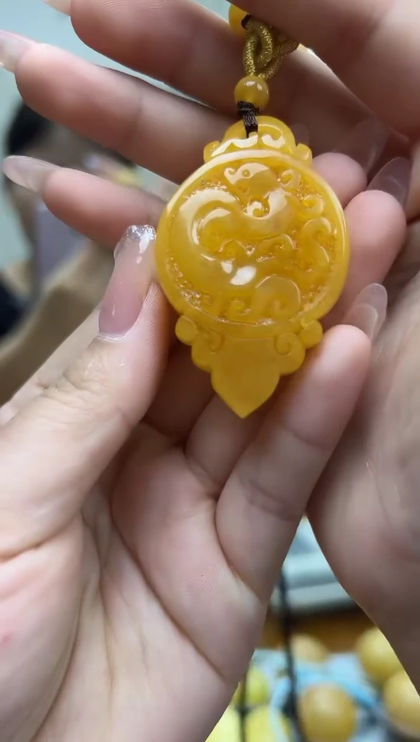 未镶嵌蜜蜡裸石琥珀蜜蜡吊坠