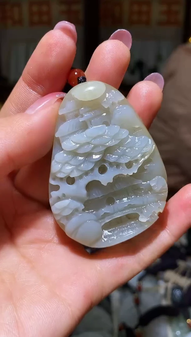 颈饰未镶嵌和田玉1