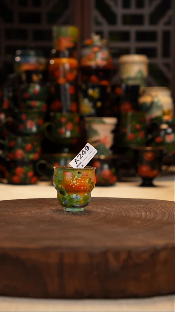 油画    手绘釉下彩杯子249
