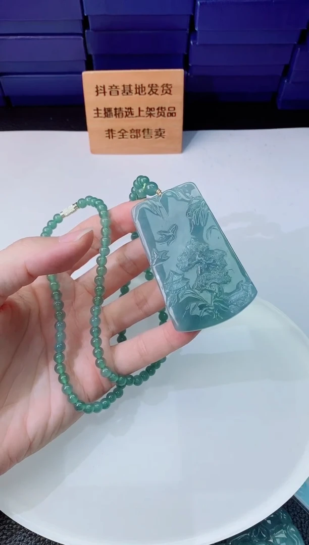 翡翠未镶嵌颈饰1111111