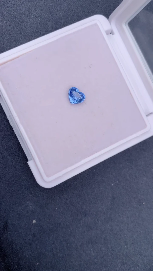 蓝宝石裸石未镶嵌1.2ct矢车菊AC