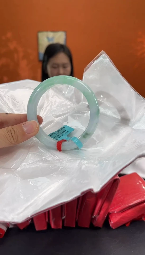 未镶嵌手镯翡翠3