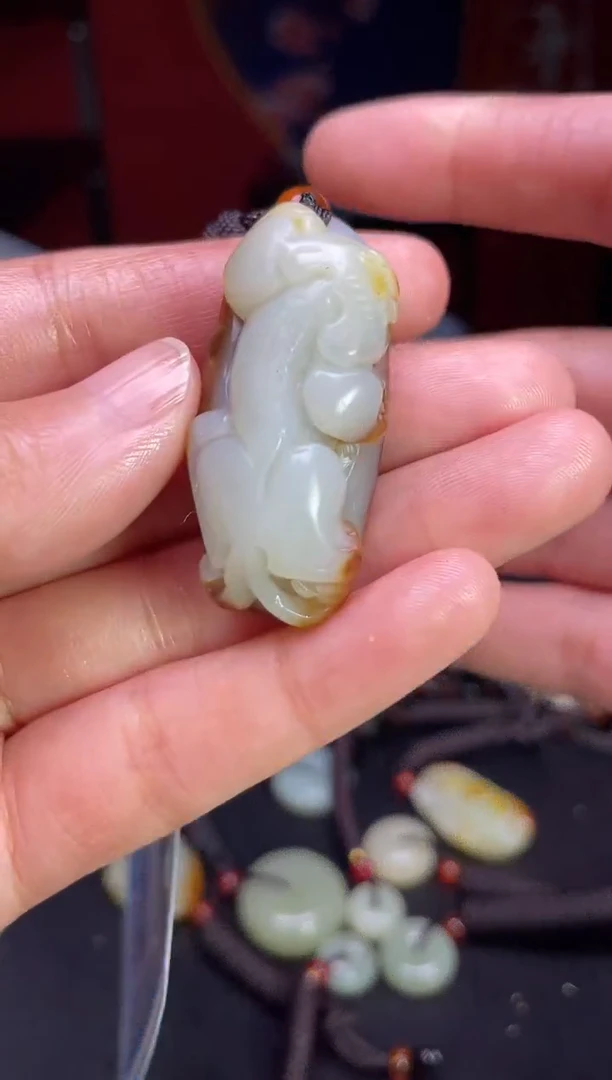 颈饰未镶嵌和田玉1