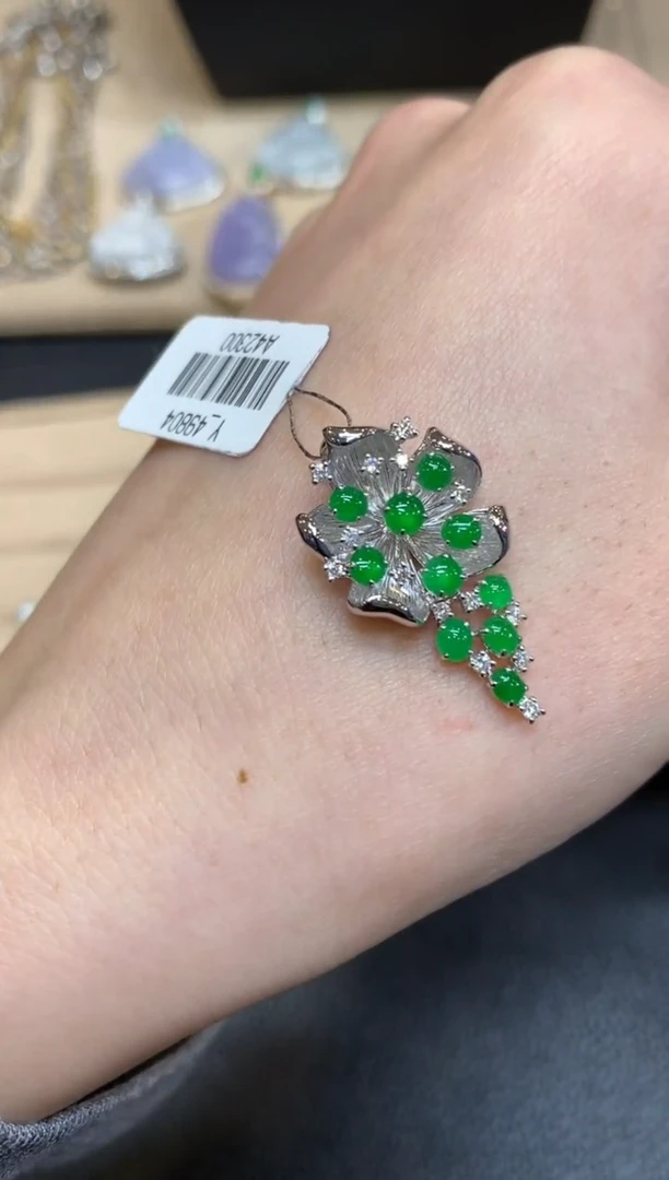 【闪购商品】翡翠颈饰18K金镶嵌随形【无服务费】