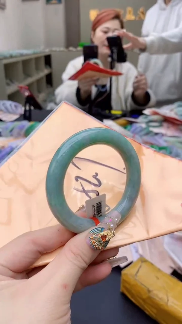 【闪购商品】翡翠手镯未镶嵌0112256578