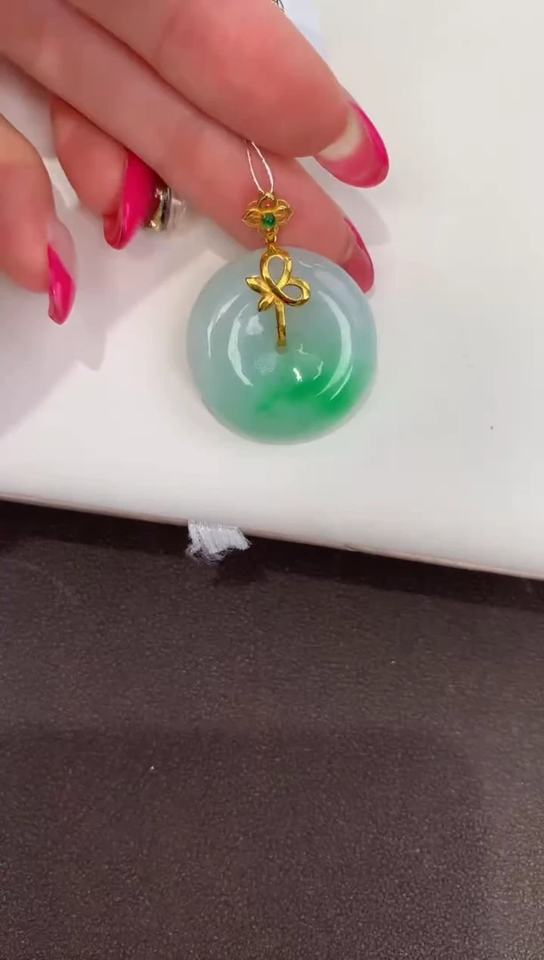 颈饰18K金镶嵌翡翠天然缅甸a货翡翠