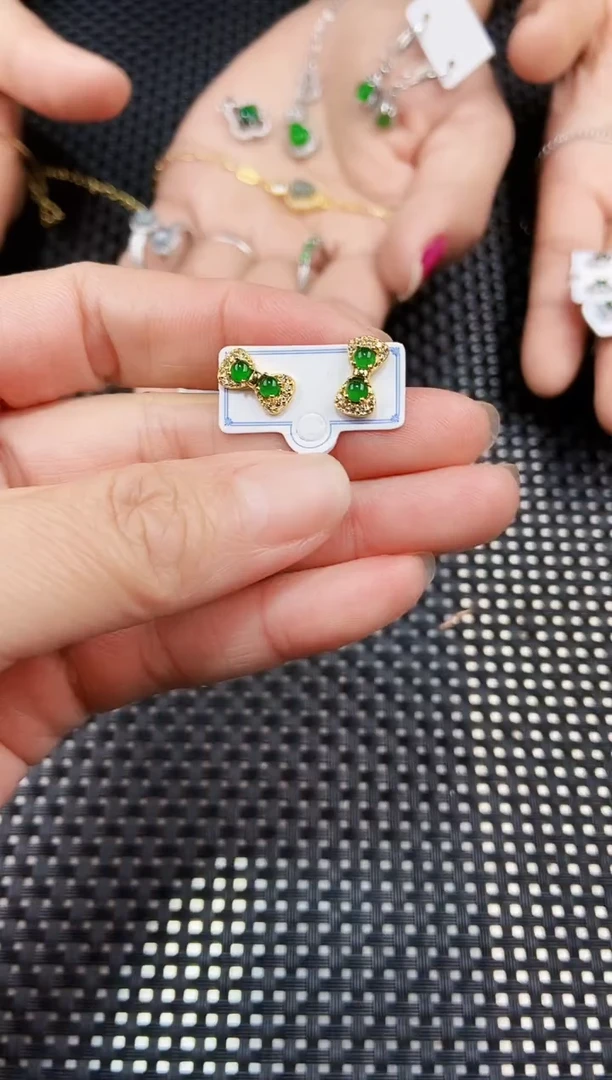 【闪购商品】翡翠耳饰未镶嵌111111111