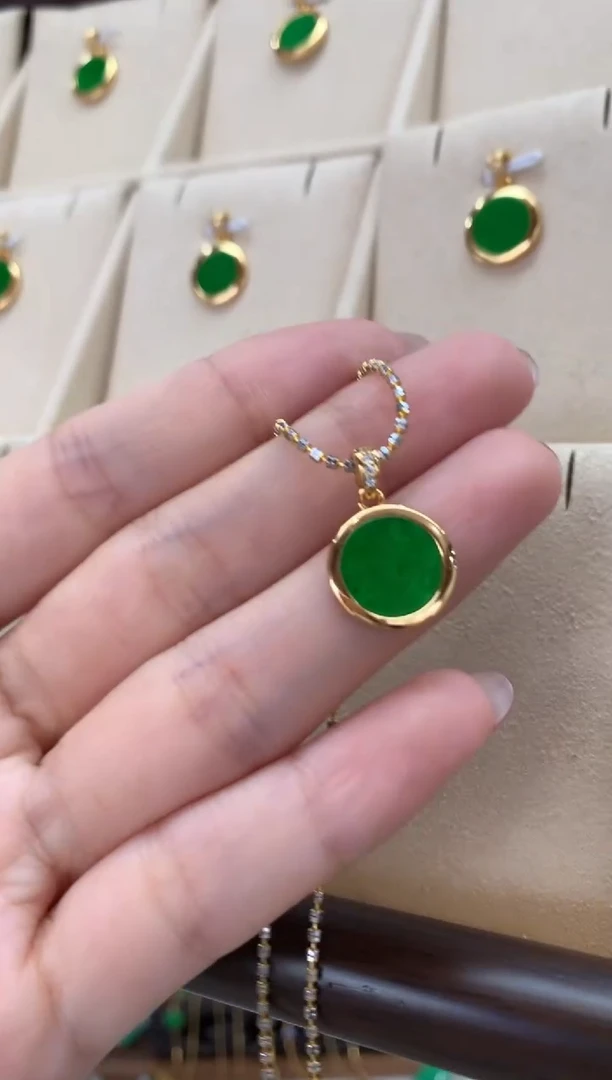 翡翠未镶嵌吊坠(不含链)圆牌 多样性发货1件