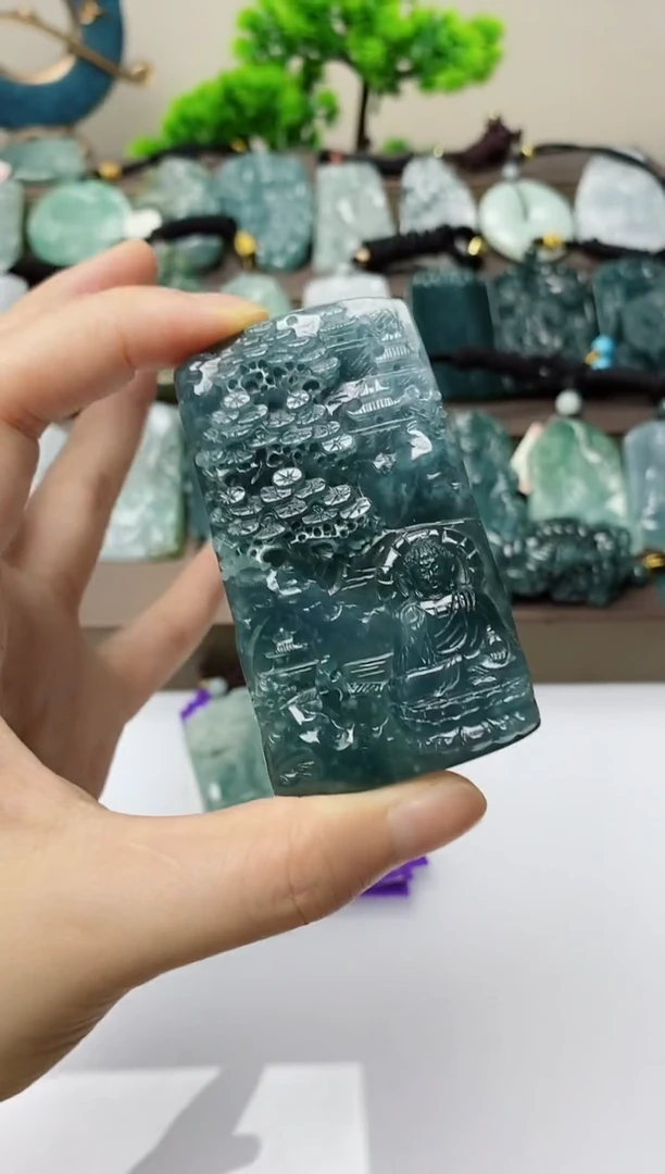 翡翠未镶嵌颈饰