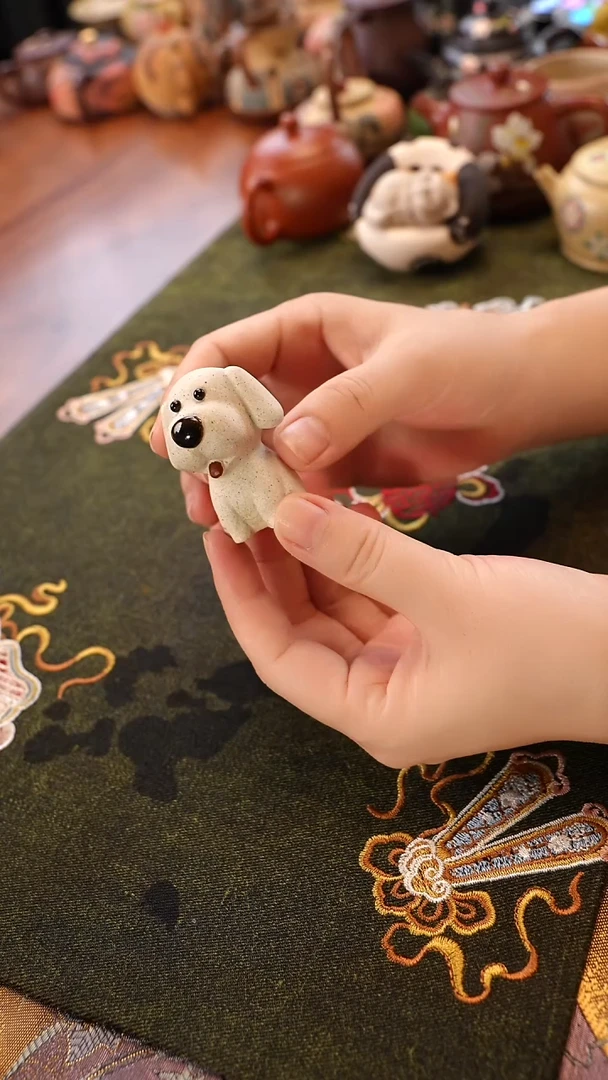 茶壶紫砂白玉段狗狗
