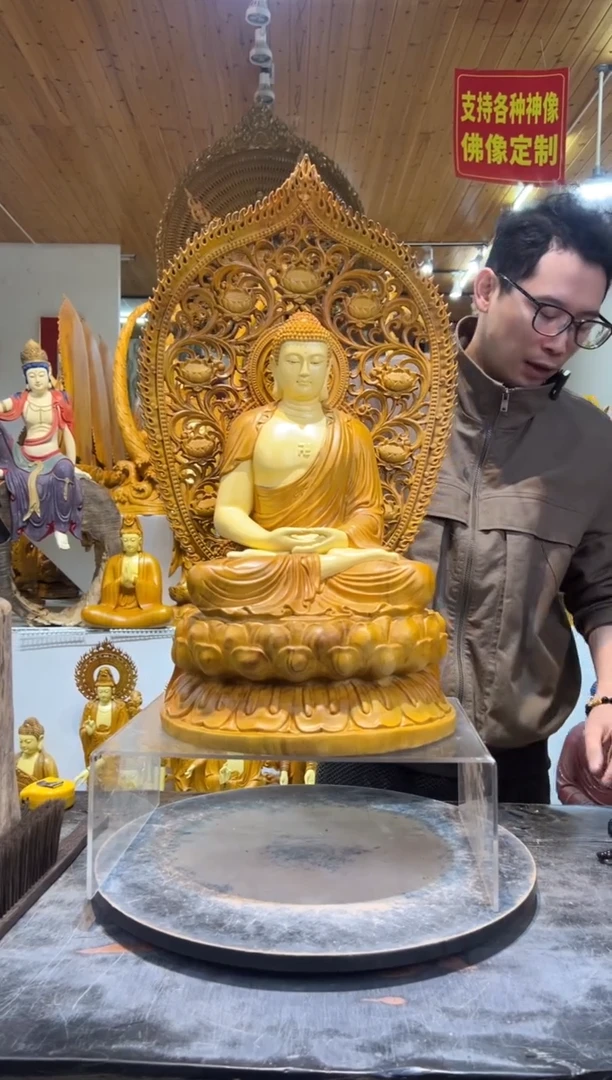 香樟木如来宝象释迦摩尼