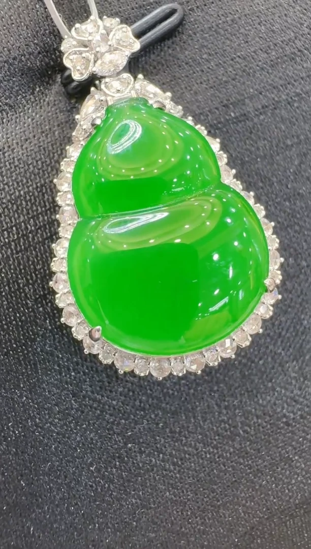 【闪购商品】翡翠吊坠(不含链)18K金镶嵌尾款