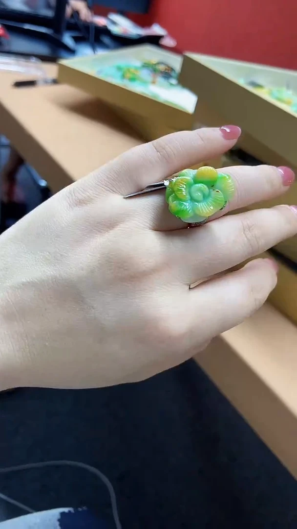 颈饰未镶嵌翡翠翡翠戒指