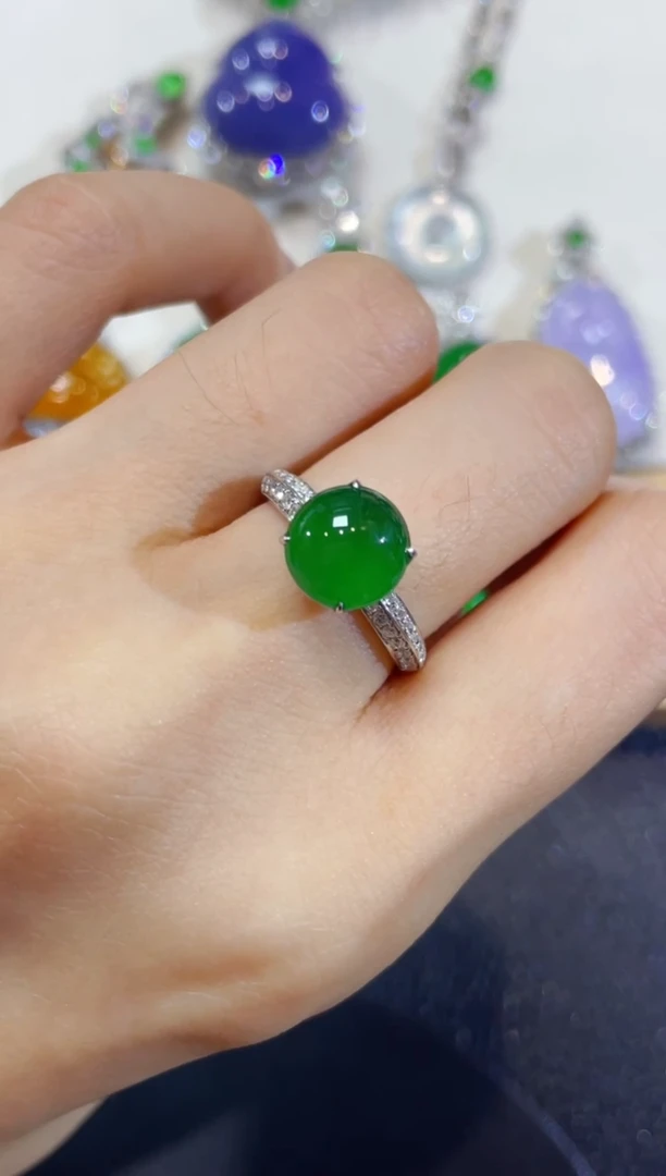 颈饰18K金镶嵌翡翠团购6